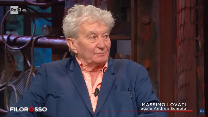 Delitto di Garlasco, "l'impronta 33 intrisa di sangue di Sempio". L'avvocato Lovati ironizza: "Dove sono andati a prenderlo, all'Avis?"