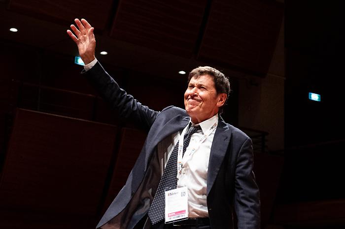 Evviva! stasera 9 agosto: il grande show di Gianni Morandi racconta i 70 anni della Rai
