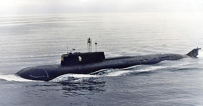 La storia del sottomarino Kursk:  perché è affondato? Una tragedia con 118 morti, errori evitabili e tanti punti interrogativi