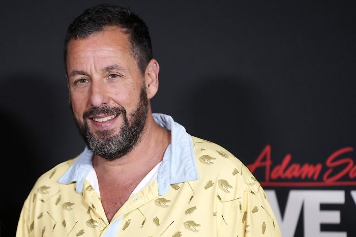 50 volte il primo bacio stasera 11 agosto: commedia romantica con Adam Sandler e Drew Barrymore
