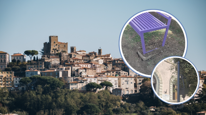 Vandali nel centro storico: divelta la panchina viola, abbattuto un lampione