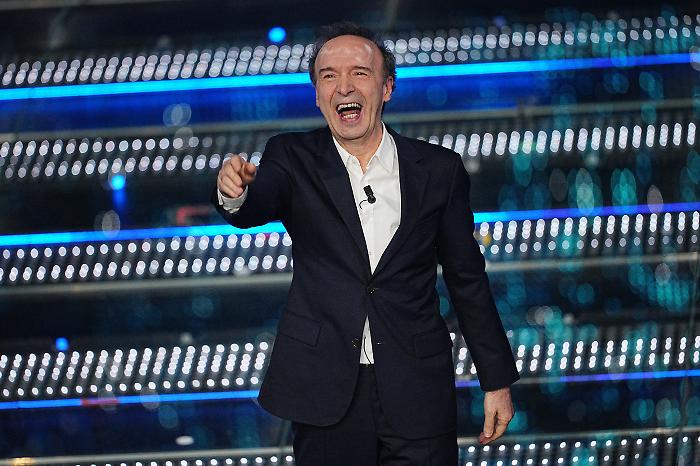 Il Piccolo Diavolo: un capolavoro di Roberto Benigni torna in tv stasera 15 agosto. Cast e trama