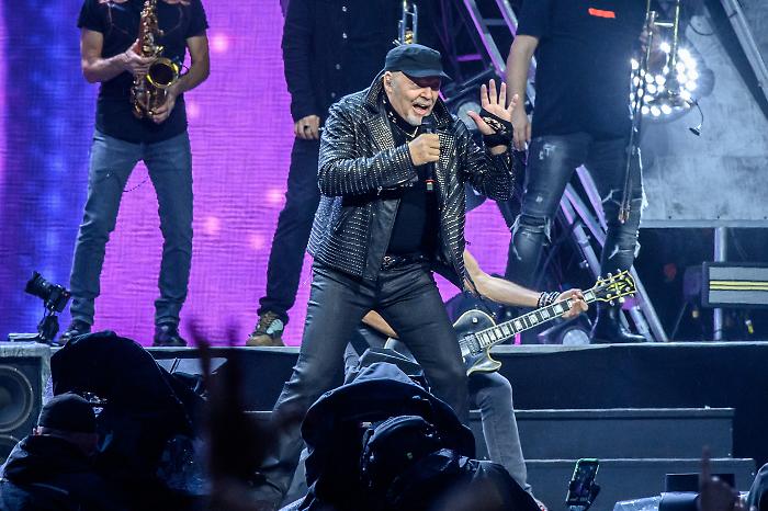 Vasco Rossi – I magnifici 7: il racconto di sette concerti mitici in un docufilm stasera 18 agosto. Curiosità e anticipazioni