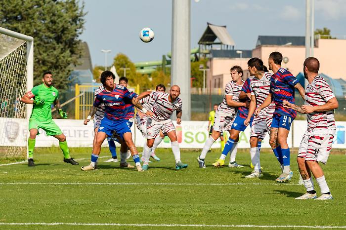 Un gol per tempo e il Follonica Gavorrano va: buon test contro il Belvedere