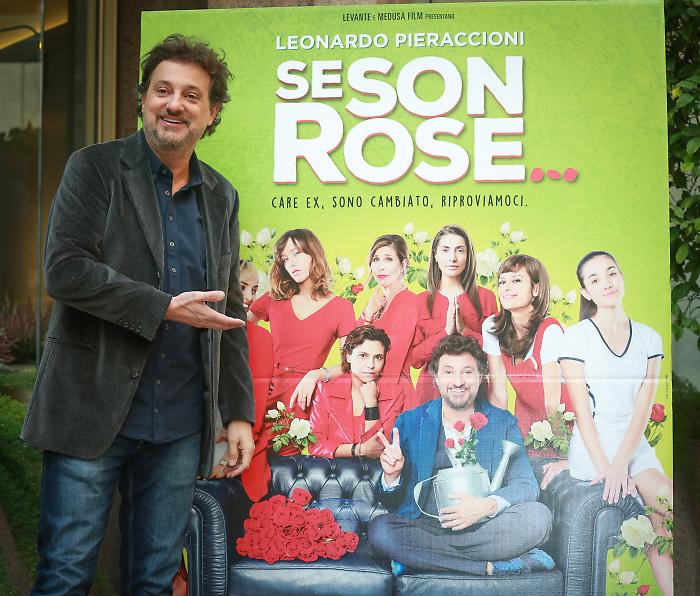 Se son rose: stasera 23 agosto un film con Leonardo Pieraccioni che profuma di nostalgia. Cast e trama