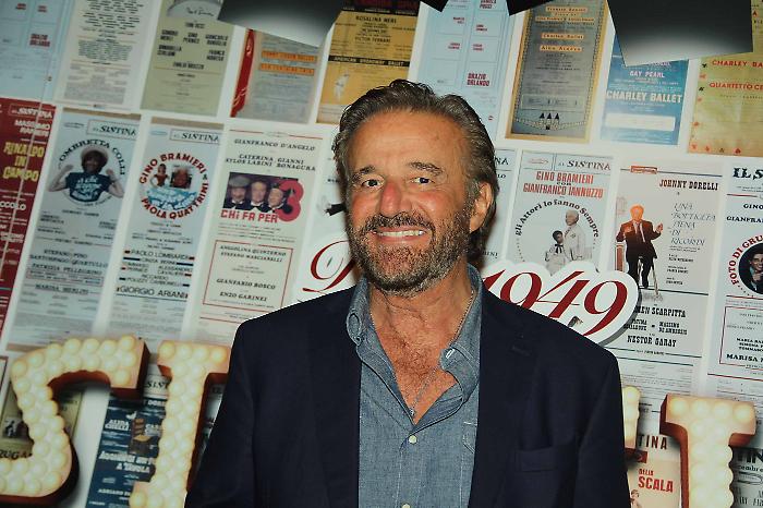 Poveri ma ricchi, le paradossali avventure della famiglia Tucci nel film di stasera 25 agosto. Trama e cast