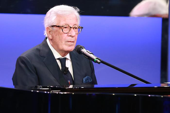 Peppino Di Capri, una leggenda vivente della musica italiana: vita, carriera e curiosità di un'icona del Paese. A 4 anni già cantava per gli americani
