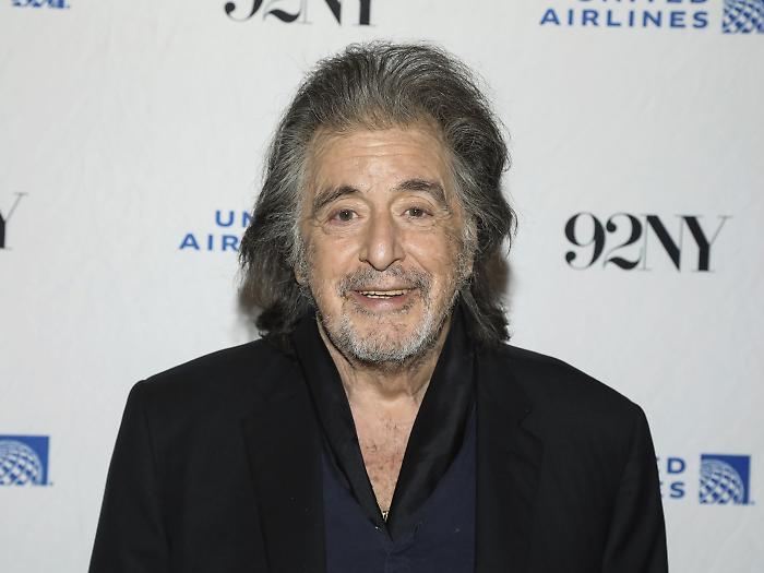 Insider – Dietro la verità, un intenso dramma che sprigiona tensione morale. Trama e cast del film con Al Pacino di stasera 1 settembre