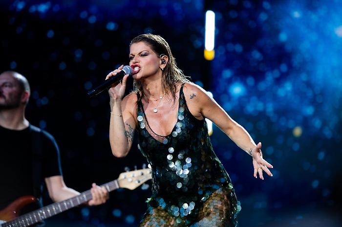 Il concerto evento di Alessandra Amoroso: stasera 4 settembre in tv "Io non sarei – Live a Caracalla". Le anticipazioni