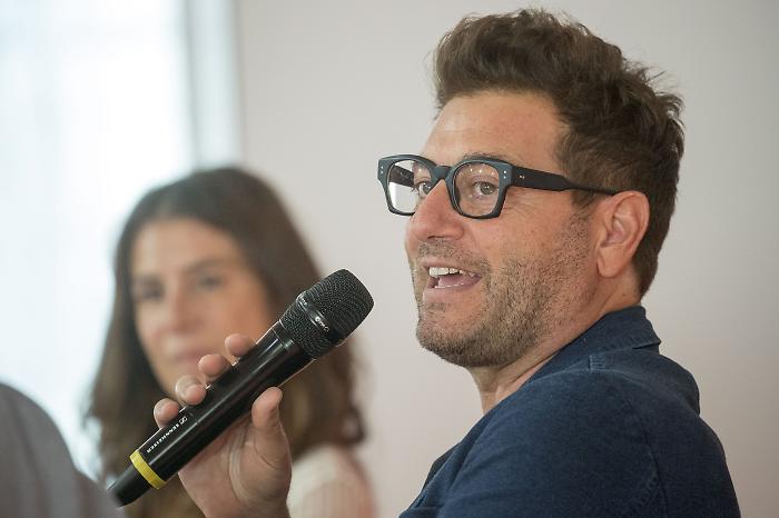 Sarabanda – Il Torneo dei Campioni, molto più di un revival: stasera 9 settembre una puntata speciale dello show condotto da Enrico Papi