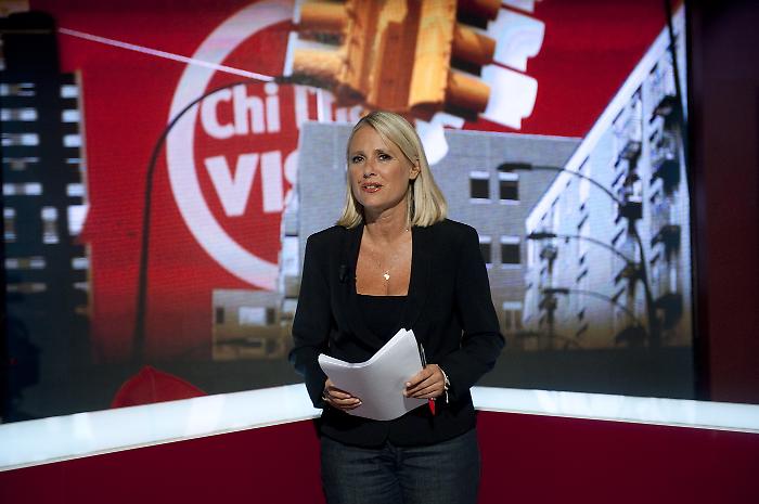 Torna Chi l’ha visto? stasera 10 settembre: il mistero della donna di Chivasso e tutte le anticipazioni.. Da 38 anni il programma informa l'italia