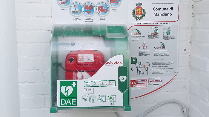 Nuovi defibrillatori a Montemerano e Saturnia