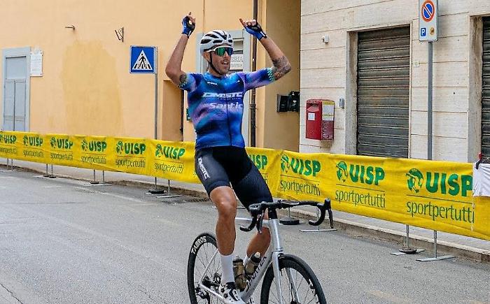 Ciclismo, Francesco Bacci domina il Trofeo dello Scalatore e rompe il digiuno