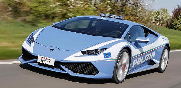 La Giornata della legalità con la Lamborghini della Polizia stradale