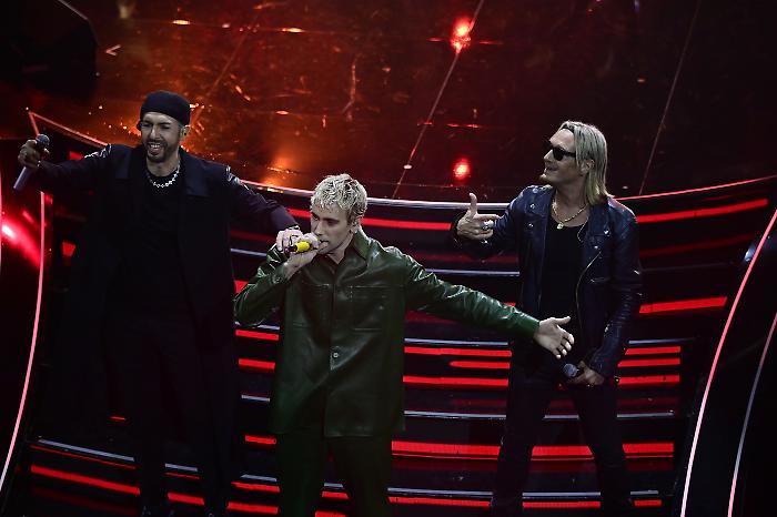 Suzuki Jukebox, stasera 19 settembre in tv: la notte delle hit con Earth, Wind & Fire, Boney M. e tanti grandi artisti