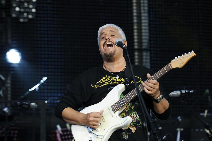Pino è – Il Viaggio del Musicante: stasera 20 settembre su Rai 1 il concerto-omaggio a Pino Daniele con i big della musica italiana