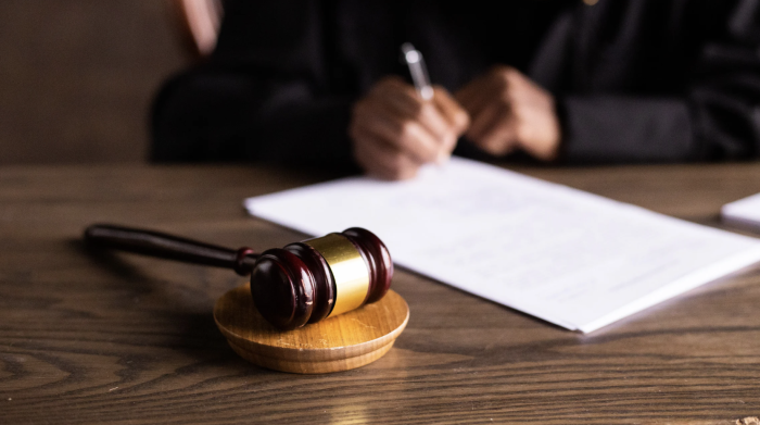 Decreto ingiuntivo da 15mila euro, il Tribunale si pronuncia a favore del debitore 
