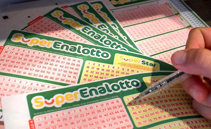 Lotto e Superenalotto, le estrazioni di oggi