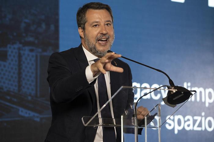 Dritto e Rovescio stasera 9 ottobre, Del Debbio intervista Salvini e affronta antisemitismo, manifestazioni e caso Ramy
