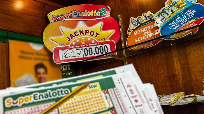 Lotto e Superenalotto, le estrazioni di oggi giovedì 9 ottobre: i numeri vincenti. Montepremi da 61,7 milioni