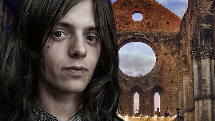 Lucio Corsi pubblica l'album live “La Chitarra Nella Roccia” 