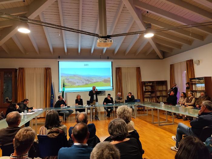 Cinque Comuni si mobilitano contro le pale eoliche all'Abbandonato: "Cittadini e aziende, inviate osservazioni"