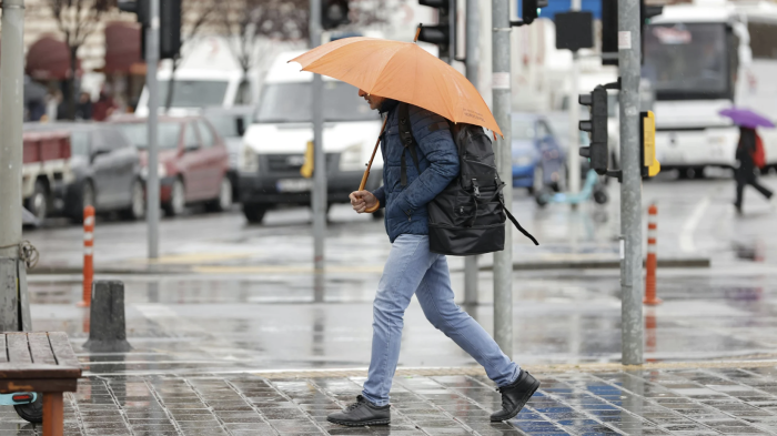 Maltempo, l'allerta resta alta: temporali forti, vento e mareggiate