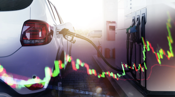 Prezzo della benzina in lieve calo a fine 2025, ma dal 2026 scattano i rincari: ecco quanto costerà. Stangata diesel