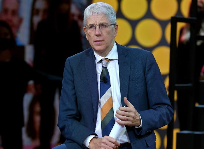 Fuori dal Coro stasera 26 ottobre: sanità in crisi, proteste e nuovi scandali. Le anticipazioni: la storia di Veronica