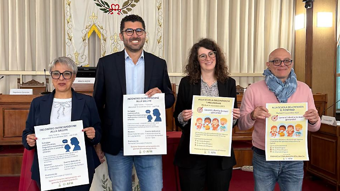 La presentazione degli incontri della farmacia comunale