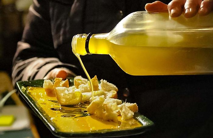 Vino novello, olio nuovo, musica e tradizioni popolari: è la "Festa del bucounto"