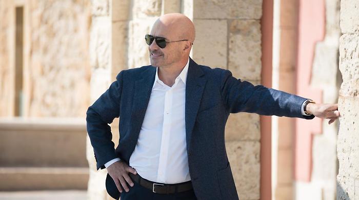 Il commissario Montalbano stasera 5 novembre: La danza del gabbiano è una puntata speciale. Corsa contro il tempo tra amicizia, paura e verità 