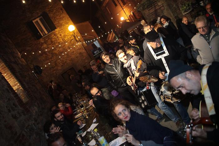 Taglio del nastro per la Festa del Bucounto: olio, vino, musica e trekking