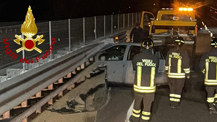 Auto fuori strada a Civitella Paganico