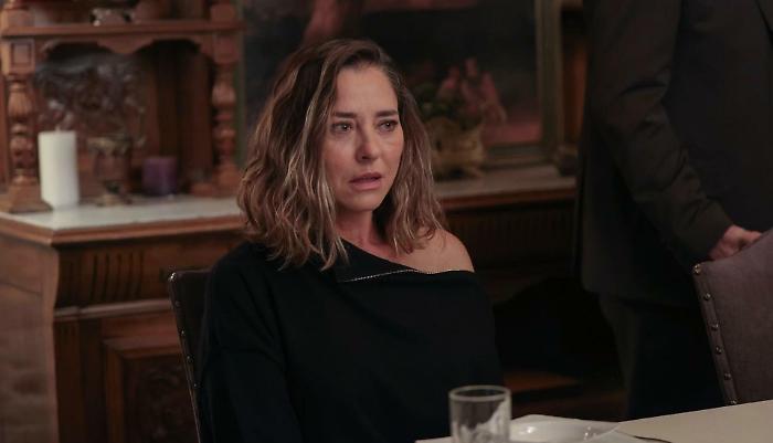 La notte nel cuore stasera 11 novembre su Canale 5: alleanze segrete, rapimenti e colpi di scena scuotono Villa Sansalan