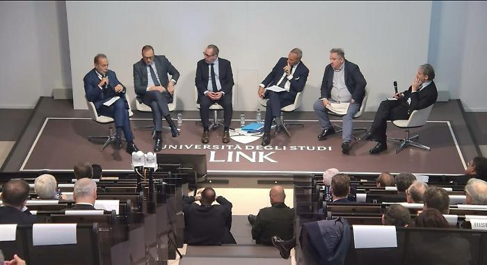 Chi ha il coraggio di scrivere il futuro dell'informazione?