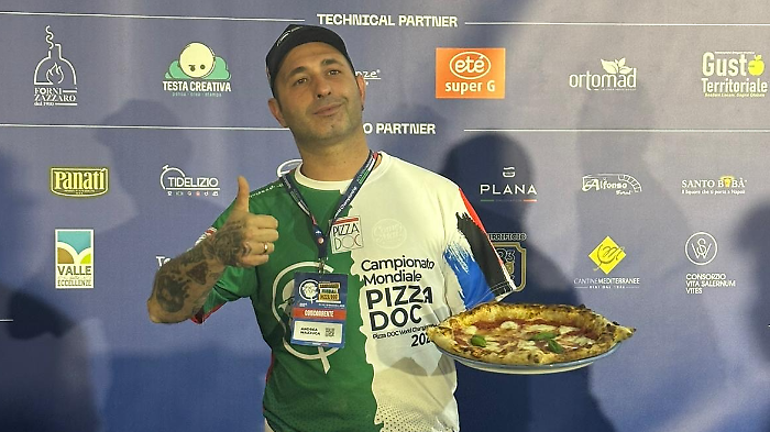 "Il bacio di Evelyn" porta la Maremma sul podio dei Mondiali della pizza Doc con Andrea Mazzuca: "Dedicata a mia figlia"