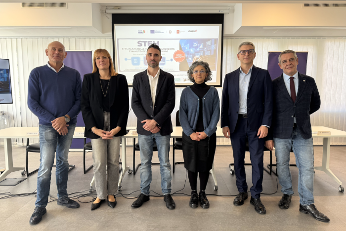 Come trovare lavoro con i corsi gratuiti Ifts di Assoservizi: parte "Stem" per diventare esperti di software