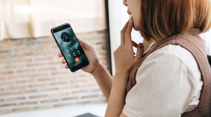 Telemarketing selvaggio, scatta il filtro alle chiamate moleste: come funziona, cosa cambia per gli utenti, le sanzioni per i call center