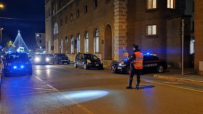 Stretta sui controlli, arrestato un giovane con mezzo chilo di hashish