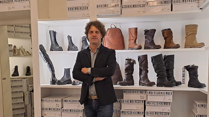 I commercianti bocciano il Black Friday: "Sconti selvaggi senza regole". Ma agli italiani piace