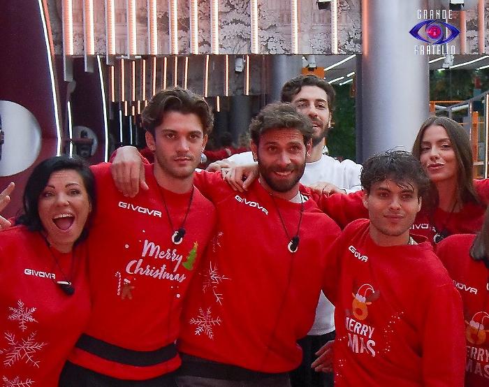 Grande Fratello, stasera 1 dicembre. Scintille in Casa: Benedetta e Domenico sempre più vicini, nuovi ingressi e doppio verdetto in diretta