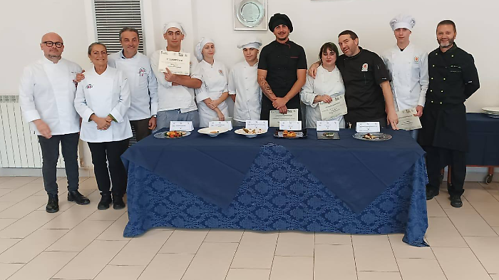 Il baccalà di Mattia convince la giuria: è in finale per il Miglior allievo cuoco della Toscana