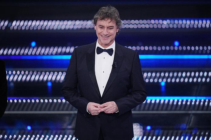 Splendida Cornice, stasera 4 dicembre puntata speciale con Alberto Angela: cultura, satira e grandi storie