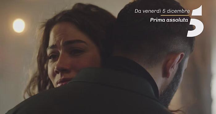 Io sono Farah stasera 5 dicembre, la serie turca torna su Canale 5. Anticipazioni delle prime puntate: paura, scelte impossibili e colpi di scena