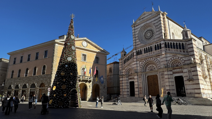 Con l'Immacolata si accende l'Avvento: tutti gli appuntamenti tra presepi, mercatini, giochi e feste 