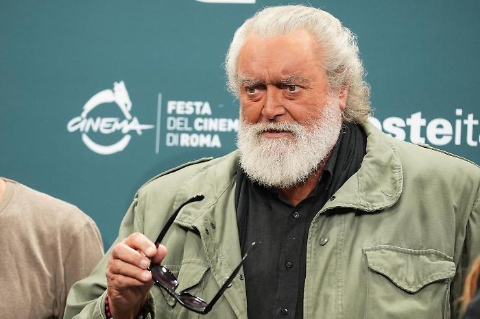 “Improvvisamente a Natale mi sposo”: stasera 7 dicembre una commedia romantica che accende la prima serata di Rai 2