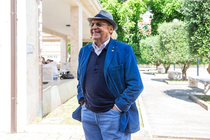 La Torre di Babele, stasera 8 dicembre una puntata speciale celebra i 40 anni di Quelli della Notte