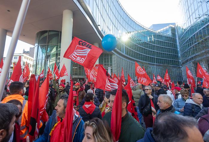 Dalla Maremma 5 pullman a Firenze per lo sciopero generale