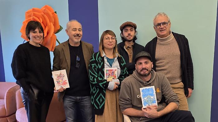 Gli artisti coinvolti, il presidente e l'ufficio comunicazione di Uscita di Sicurezza